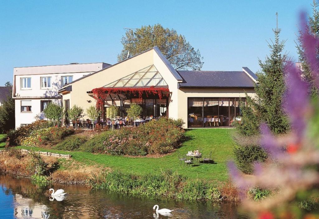 L'Hotel Des Bords De L'Ill Erstein Bagian luar foto